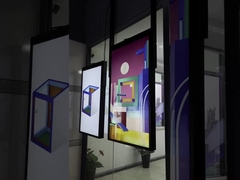 65 इंच उच्च चमक दो तरफा एलसीडी डिस्प्ले 2500निट सूर्य के प्रकाश से पठनीय